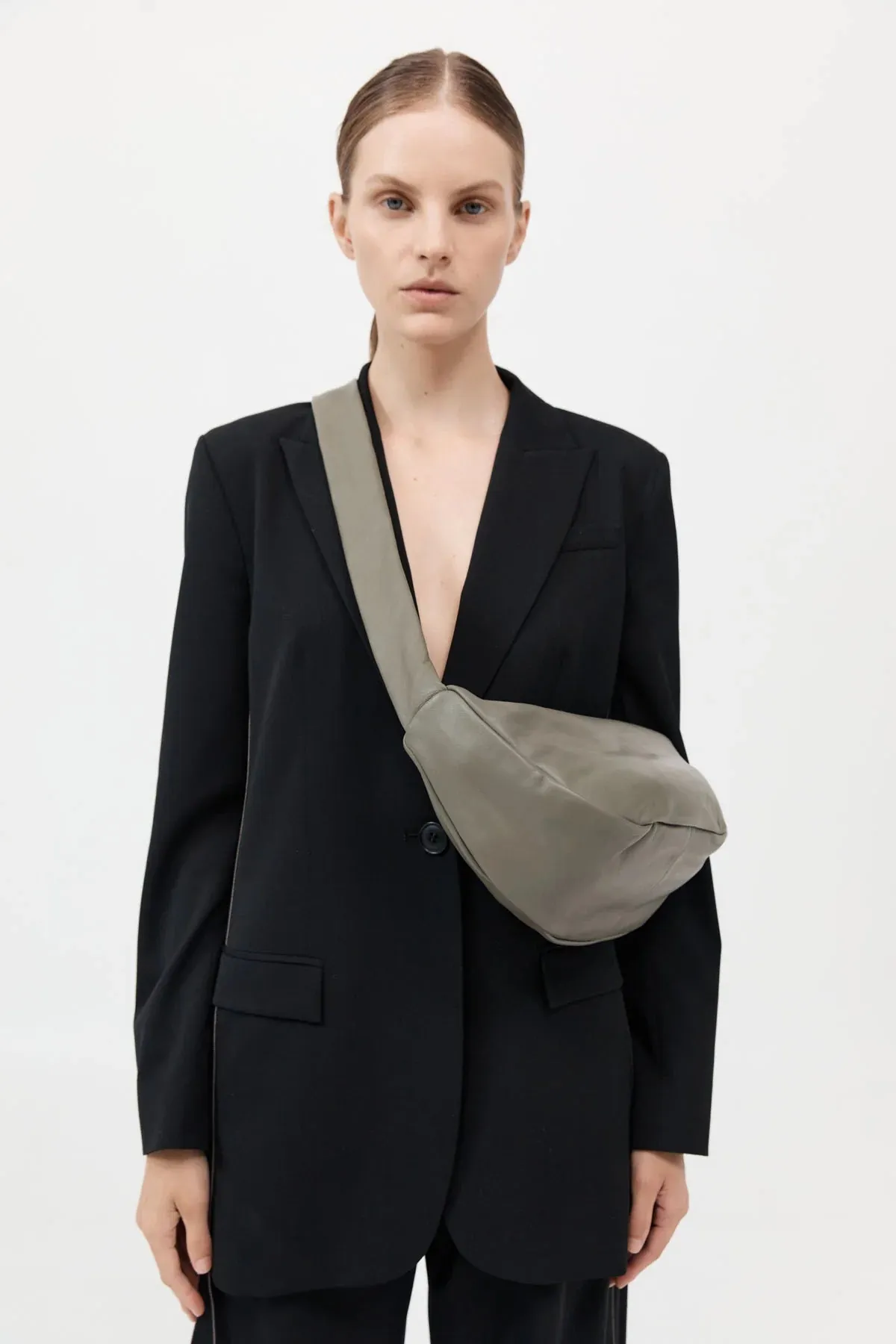 CRESCENT BAG SMOKEY OLIVE