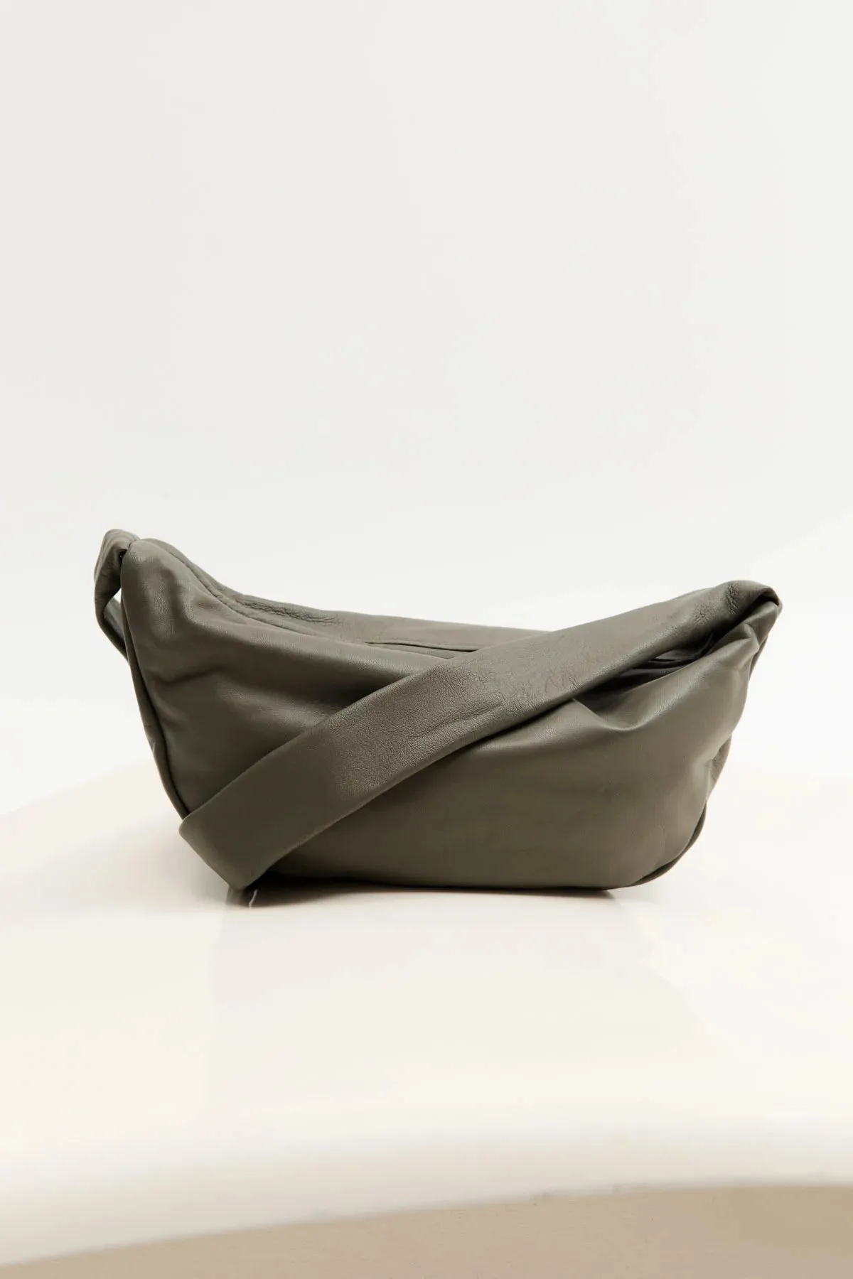 CRESCENT BAG SMOKEY OLIVE