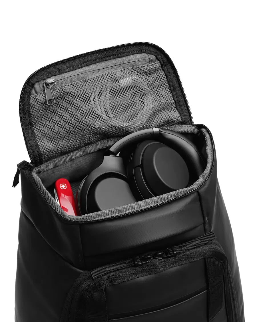 DB Journey Hugger Backpack 30L - Black Out