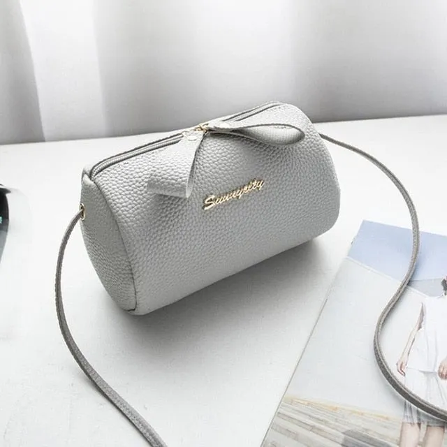 Decent Round Messenger Bag