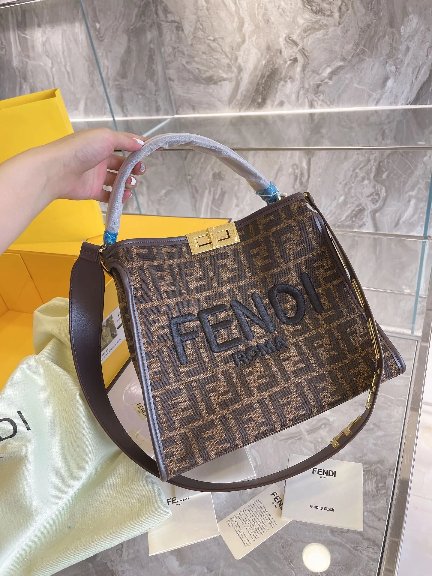 EN   Designer bags by Fendi 221