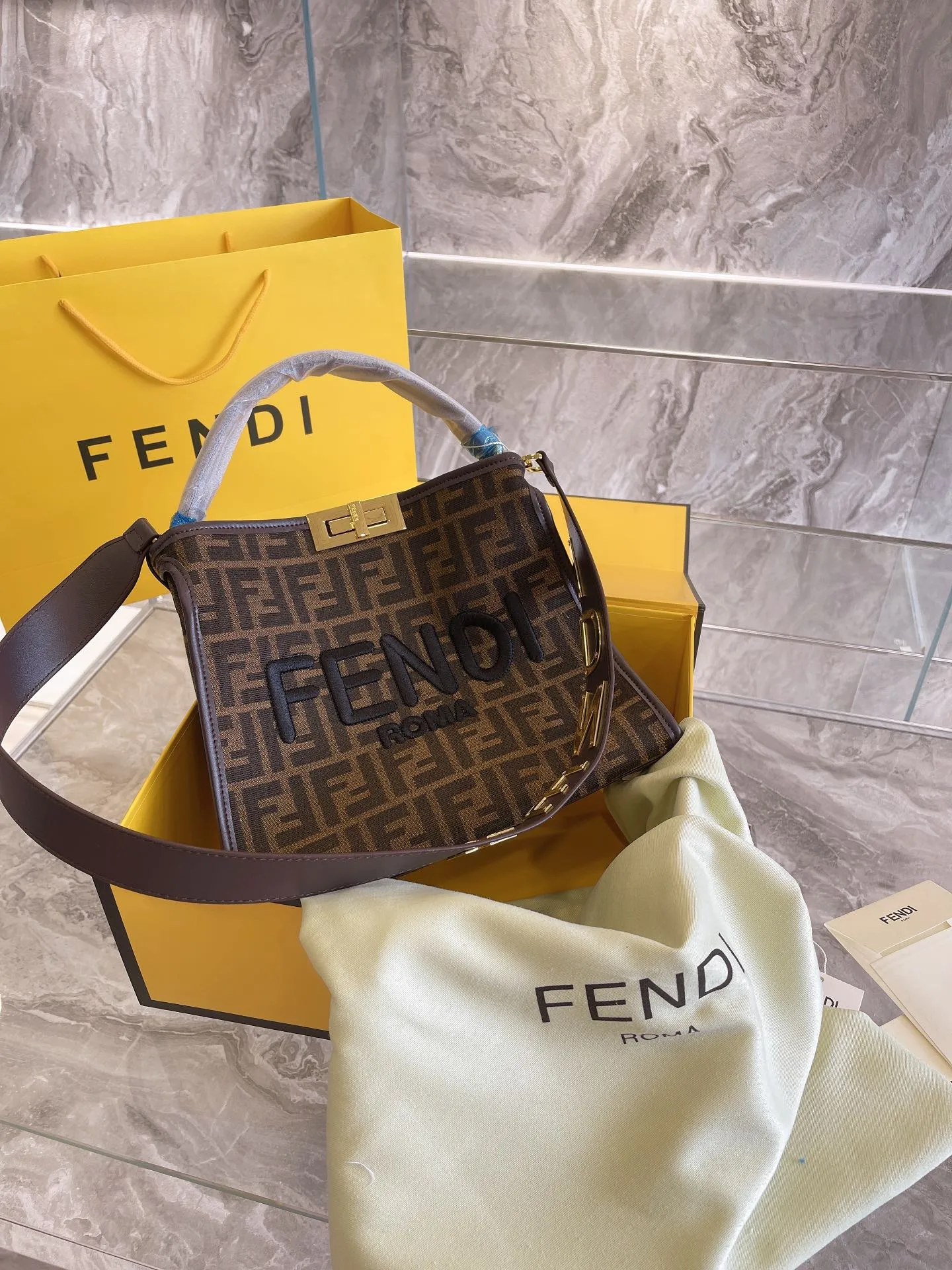 EN   Designer bags by Fendi 221