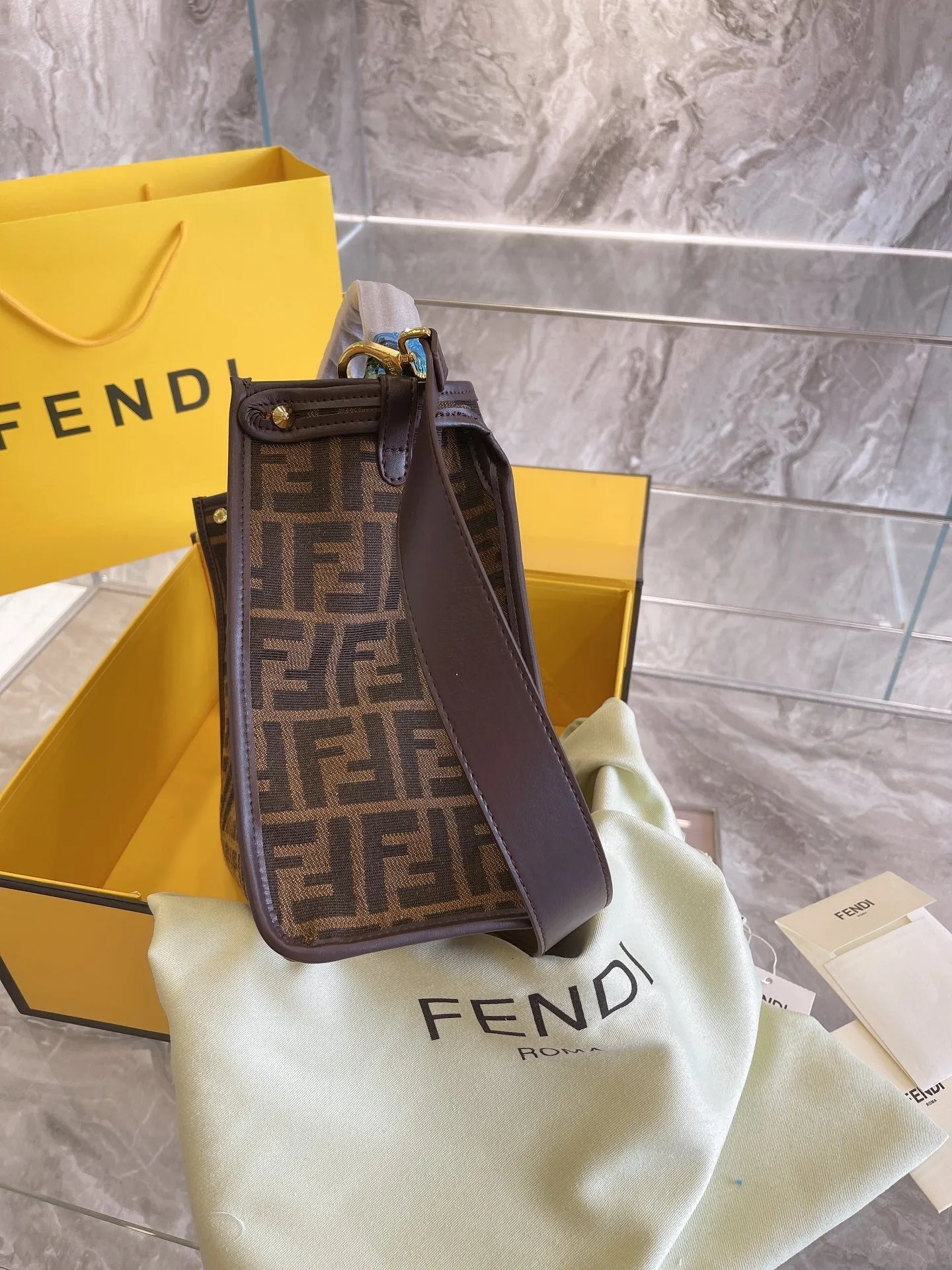 EN   Designer bags by Fendi 221