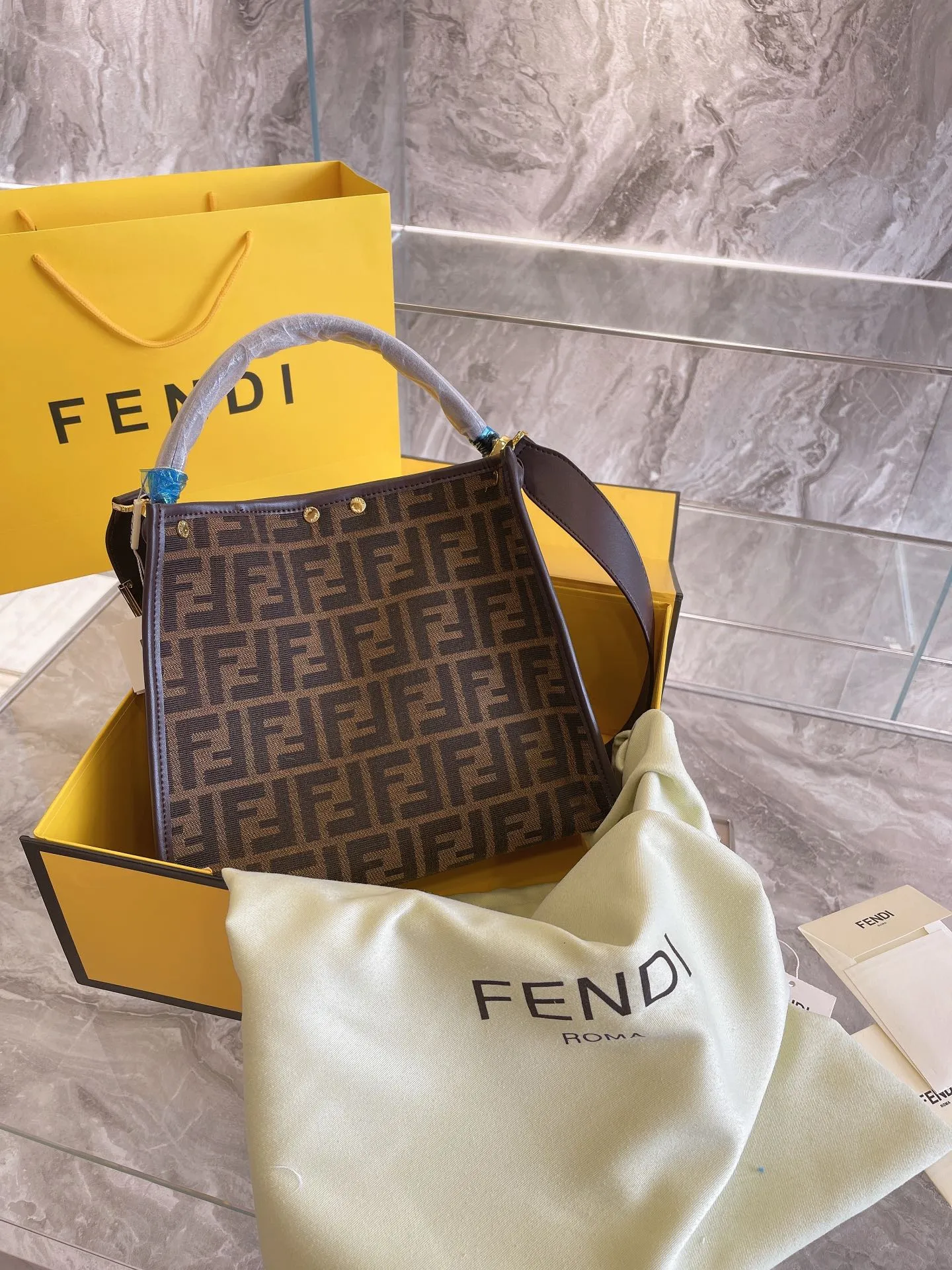 EN   Designer bags by Fendi 221